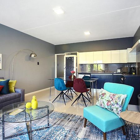 Antibes 18 West Road South Sandton Йоханесбург Екстериор снимка