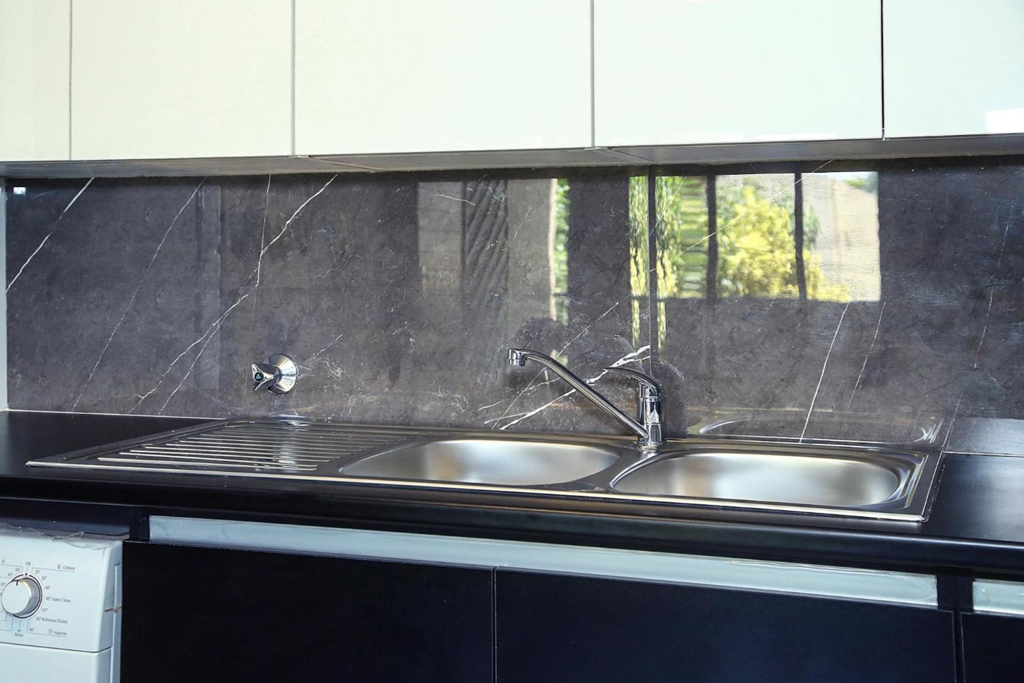 Antibes 18 West Road South Sandton Йоханесбург Екстериор снимка