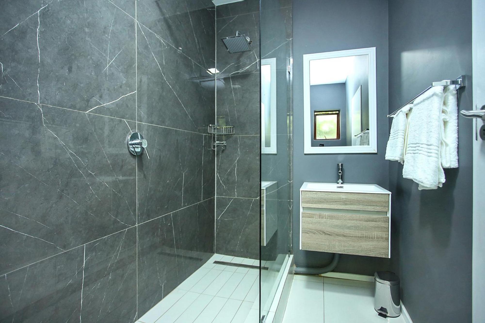 Antibes 18 West Road South Sandton Йоханесбург Екстериор снимка