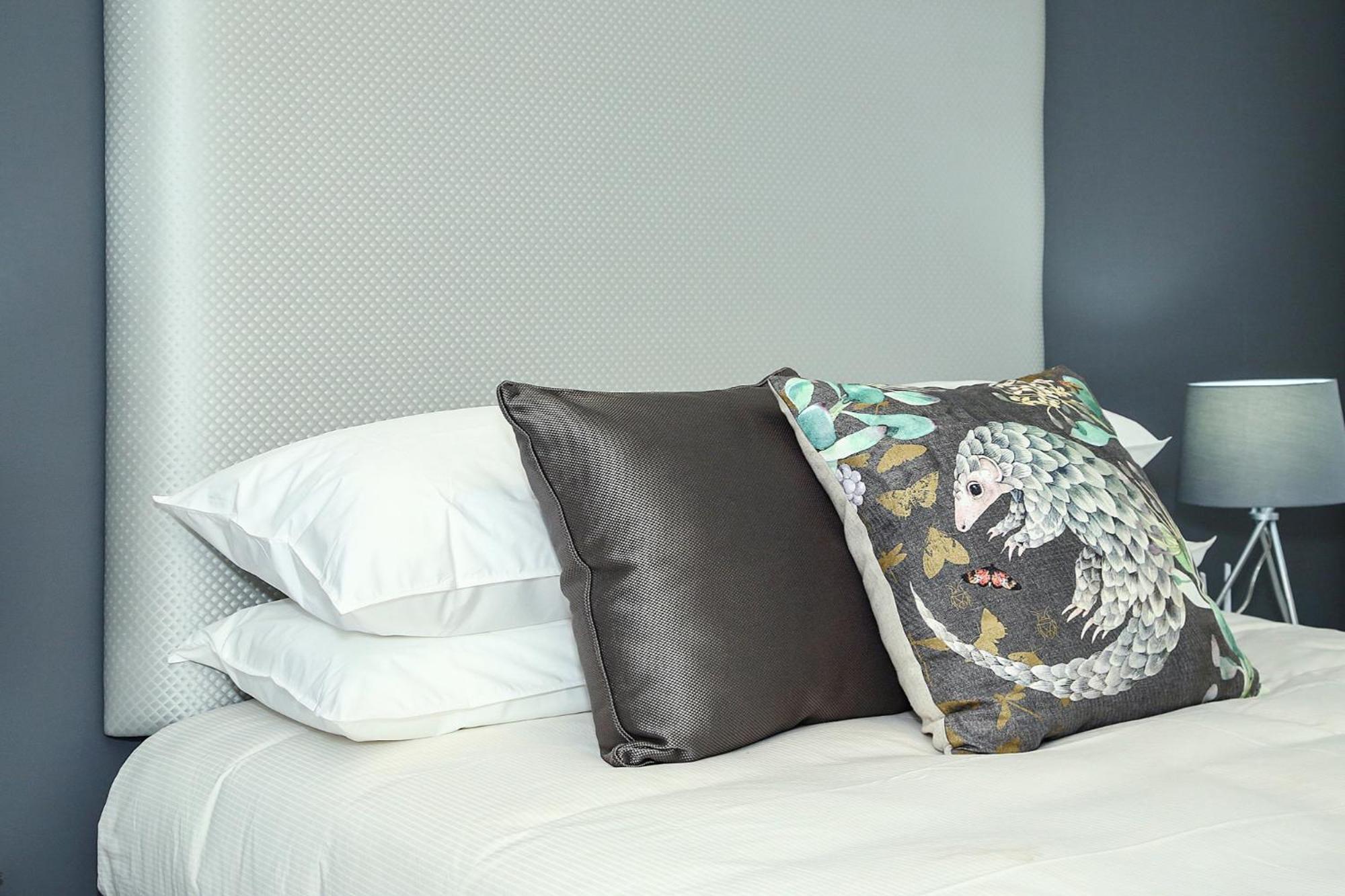 Antibes 18 West Road South Sandton Йоханесбург Екстериор снимка