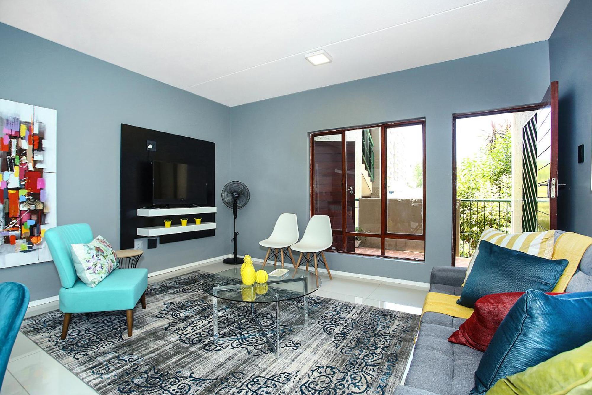 Antibes 18 West Road South Sandton Йоханесбург Екстериор снимка